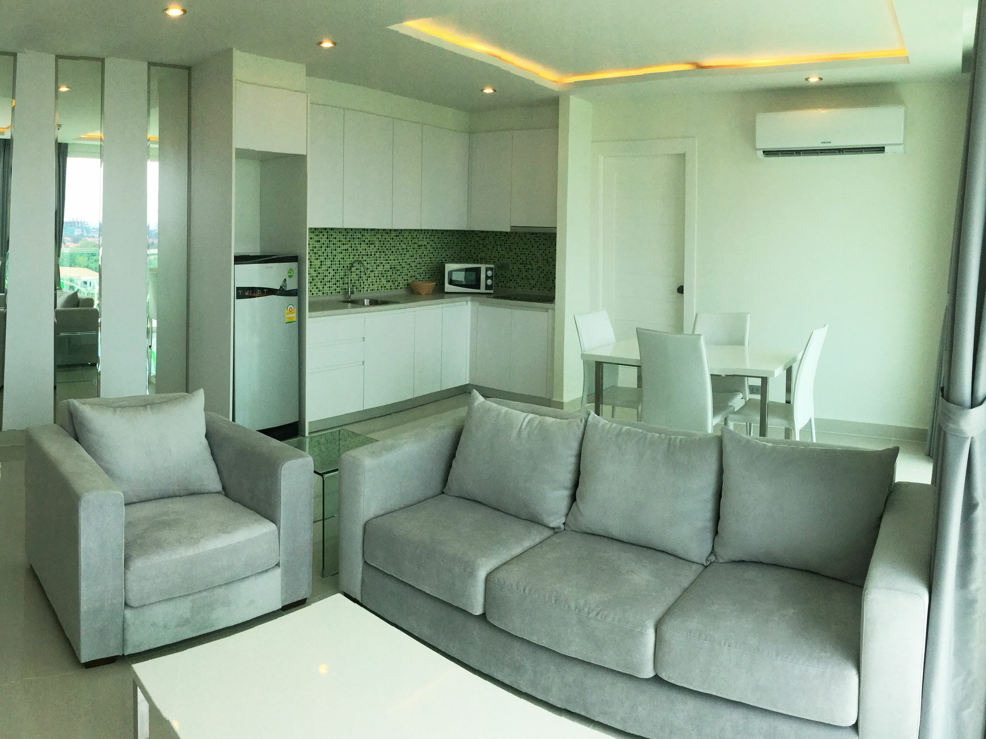 Amazon Residence By Pattaya Sunny Rentals Jomtien Beach Esterno foto