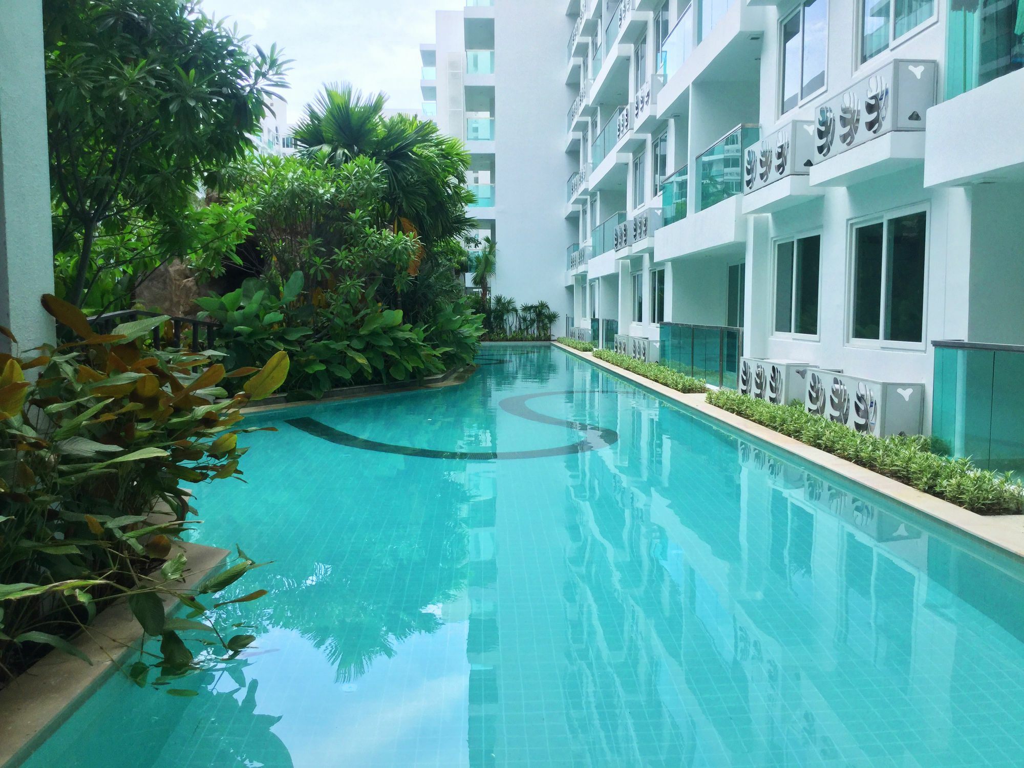 Amazon Residence By Pattaya Sunny Rentals Jomtien Beach Esterno foto