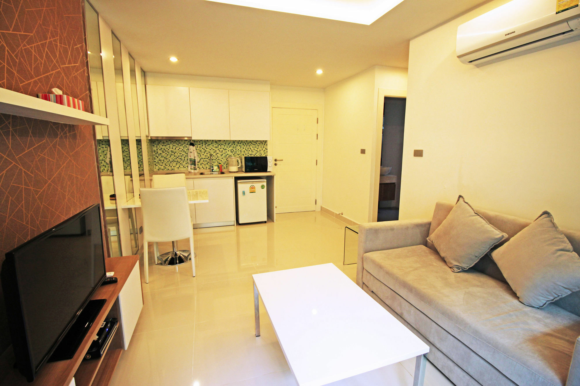 Amazon Residence By Pattaya Sunny Rentals Jomtien Beach Esterno foto